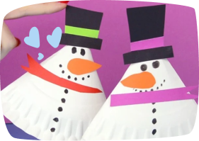 Boneco de neve feito com prato de papel 