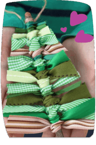 Enfeite de árvore com fitas